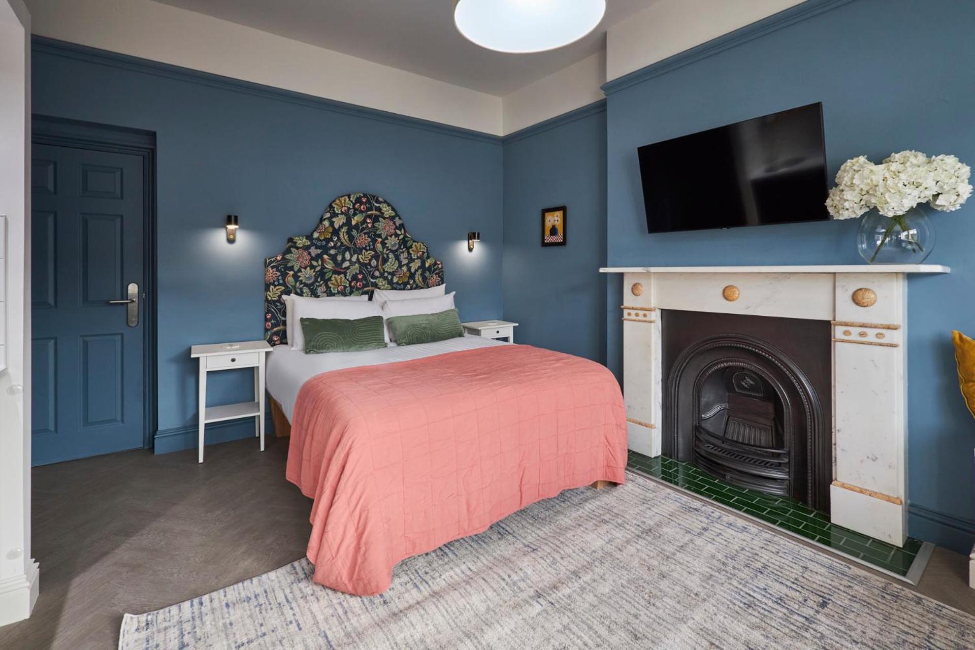 Arlington House Hotel - Self Check-In Suites Уулер Екстериор снимка