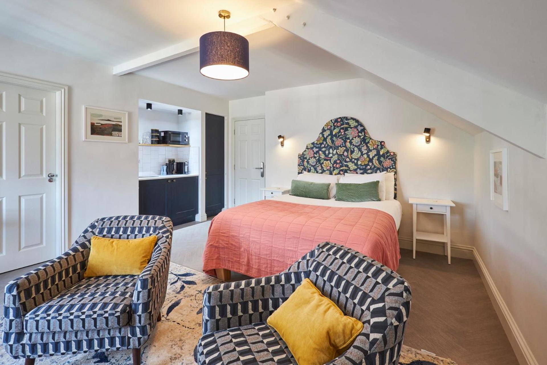 Arlington House Hotel - Self Check-In Suites Уулер Екстериор снимка