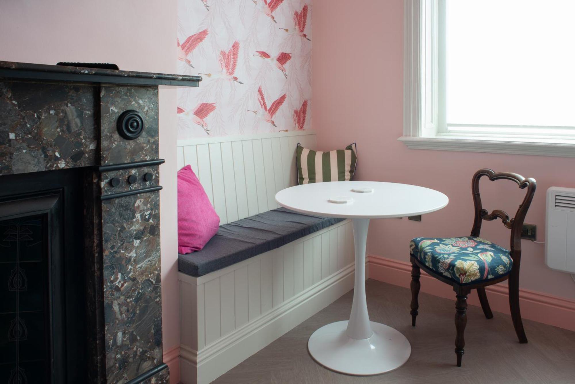 Arlington House Hotel - Self Check-In Suites Уулер Екстериор снимка
